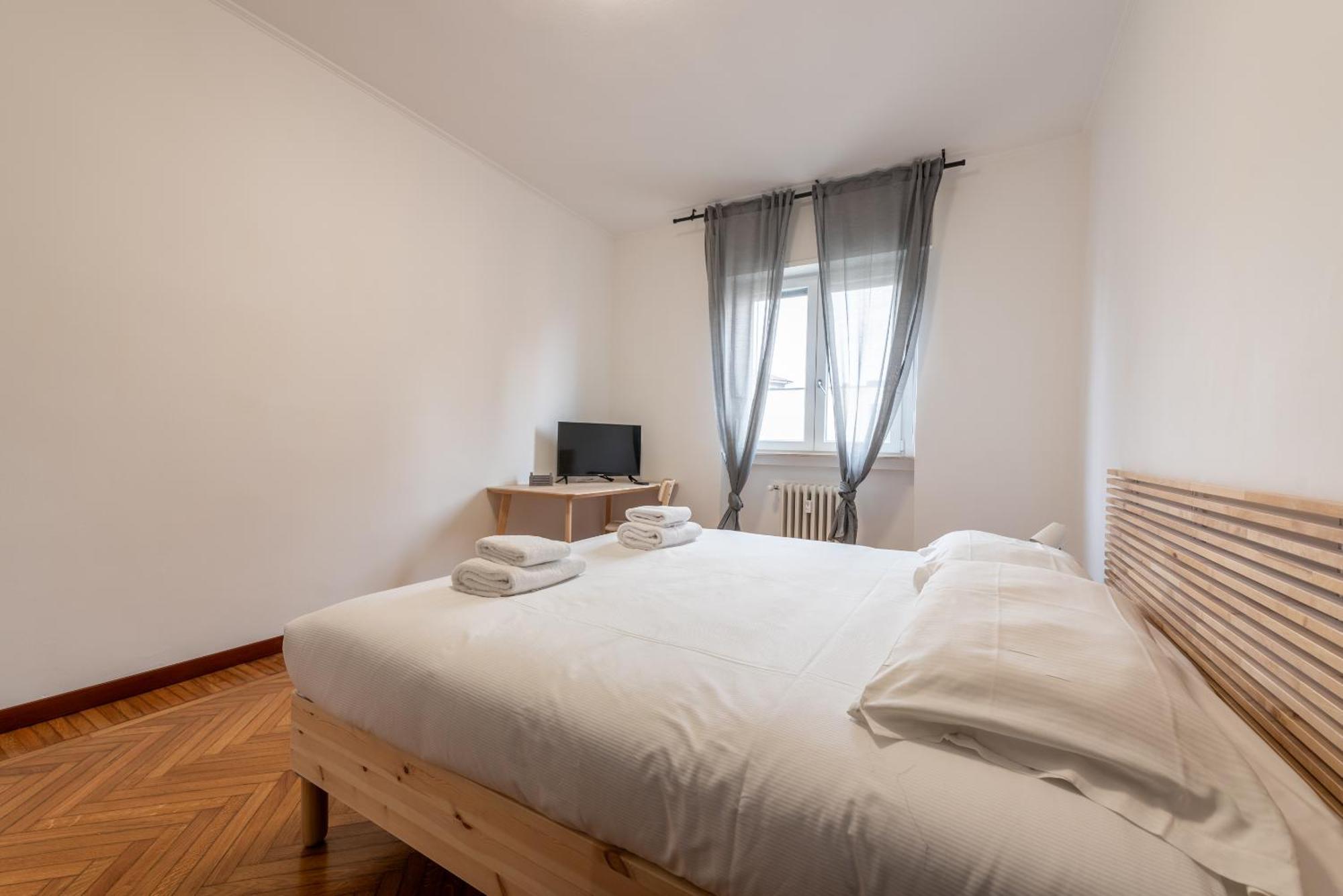 Guest Planet - Bicocca Suites Milano Bagian luar foto