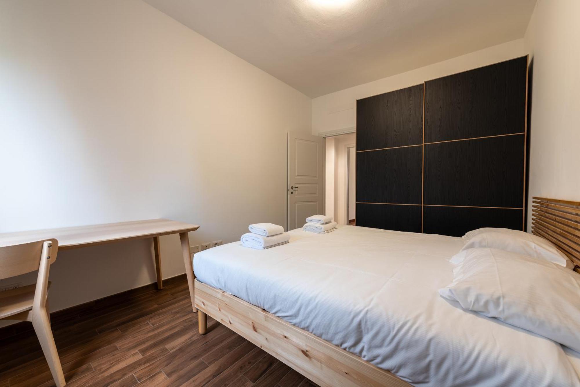 Guest Planet - Bicocca Suites Milano Bagian luar foto