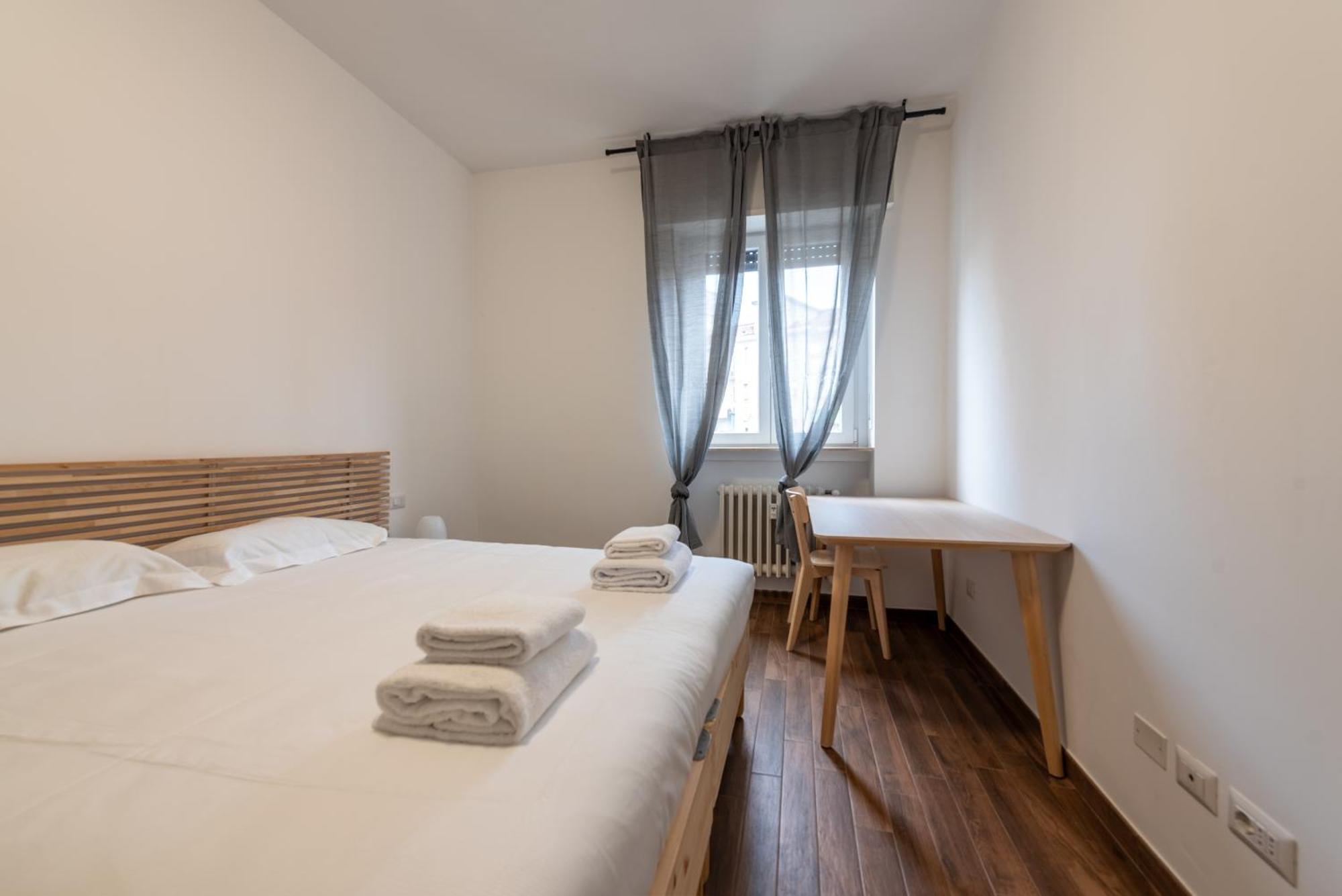 Guest Planet - Bicocca Suites Milano Bagian luar foto