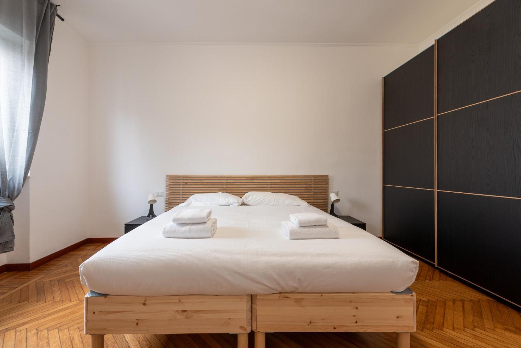 Guest Planet - Bicocca Suites Milano Bagian luar foto
