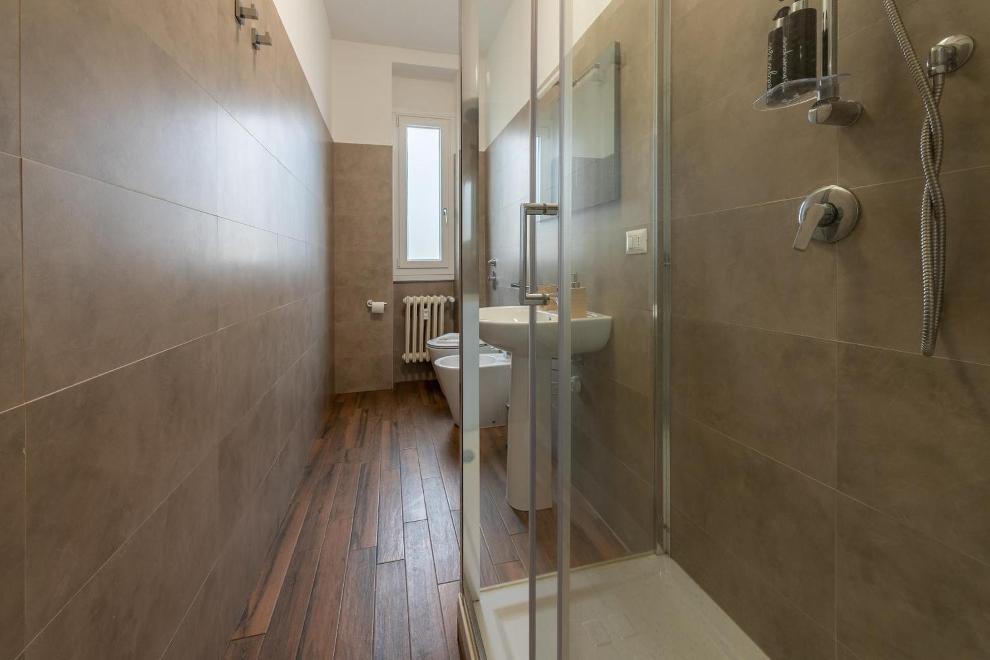 Guest Planet - Bicocca Suites Milano Bagian luar foto